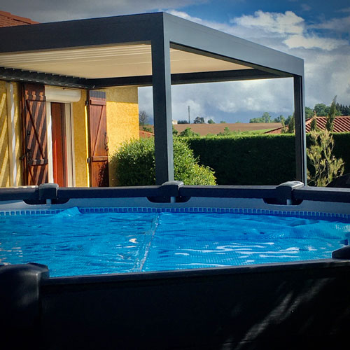 photo de pergola à saint georges avec le store replié